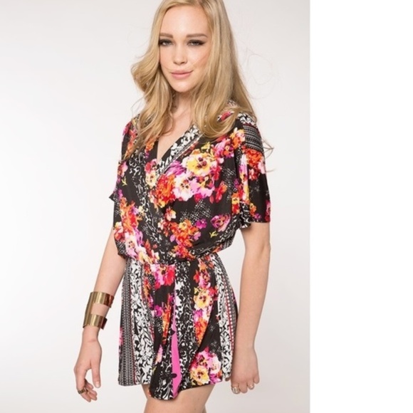 NWOT Sola La Fe Boho Floral Striped Chic Romper Shorts Small Womens Summer - Picture 2 of 12